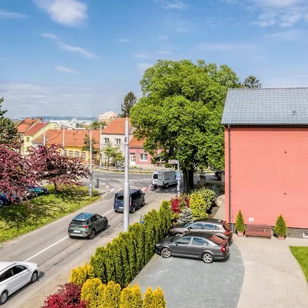 U Kostela Bed & Breakfast 3*