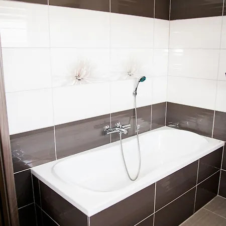 U Kostela Bed & Breakfast 3*