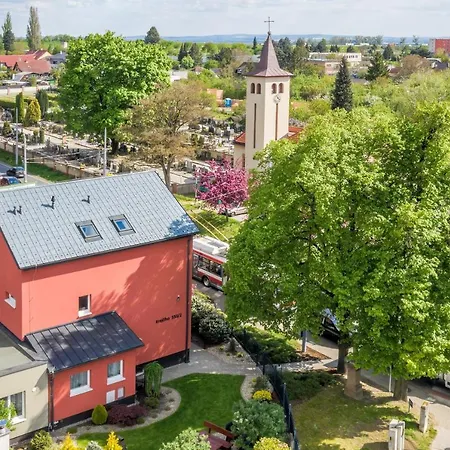 Elendris - U Kostela Bed & Breakfast