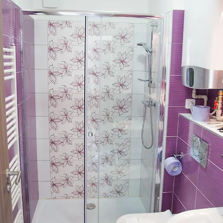 Elendris - U Kostela לינה וארוחת בוקר