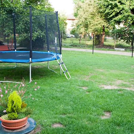 Elendris - U Kostela 3*