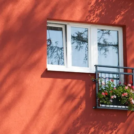 Elendris - U Kostela 3*