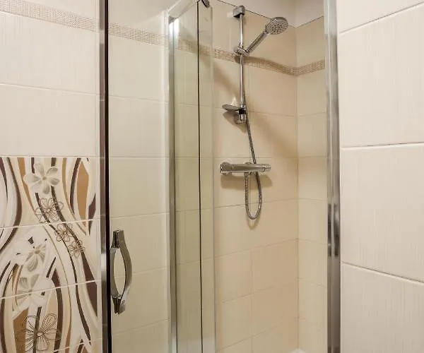 Bed & Breakfast Elendris - U Kostela 3*