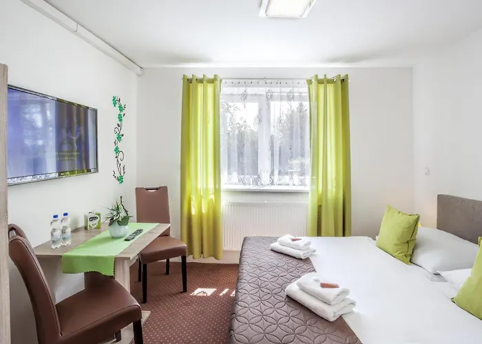 Bed & Breakfast Elendris - U Kostela 3*