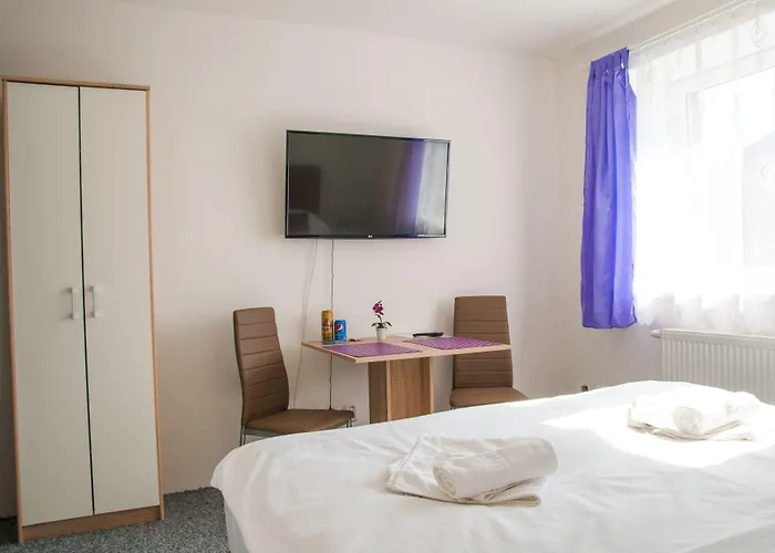 Bed & Breakfast Elendris - U Kostela 3*