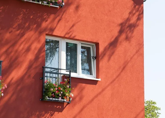 Elendris - U Kostela Bed & Breakfast 3*